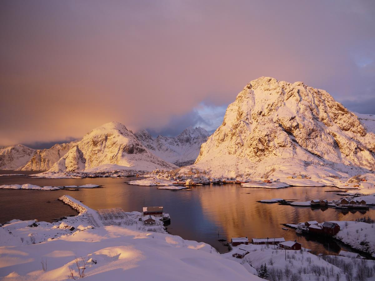 Lofoten Planet Basecamp Villa Sørvågen Kültér fotó